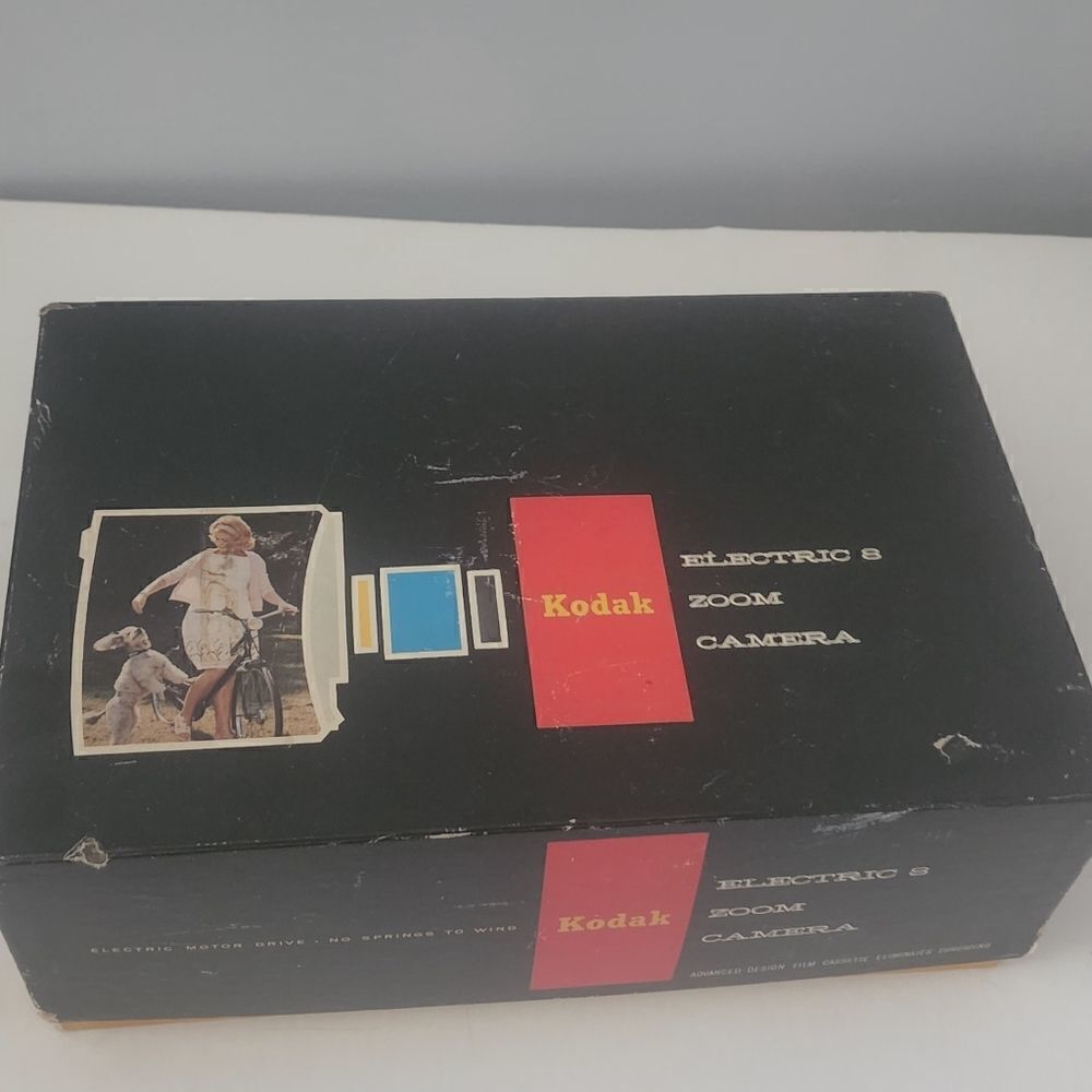 Vintage Kodak Electric 8 Movie Camera untested